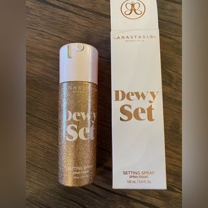 Anastasia Beverly Hills Dewy Set Setting Spray